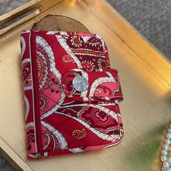 NWO pink Vera Bradley Wallet. - Picture 2 of 4